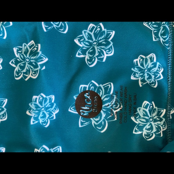 Beautiful floral turquoise bikini top 🪸 - Picture 3 of 3